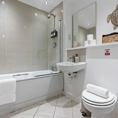 The Paragon Suite, Sleeps 3, Centre, By Broad Street, New Street Station, Bullring And Grand * Birmingham